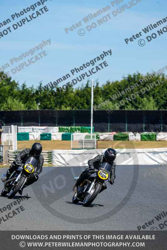 Vintage motorcycle club;eventdigitalimages;mallory park;mallory park trackday photographs;no limits trackdays;peter wileman photography;trackday digital images;trackday photos;vmcc festival 1000 bikes photographs